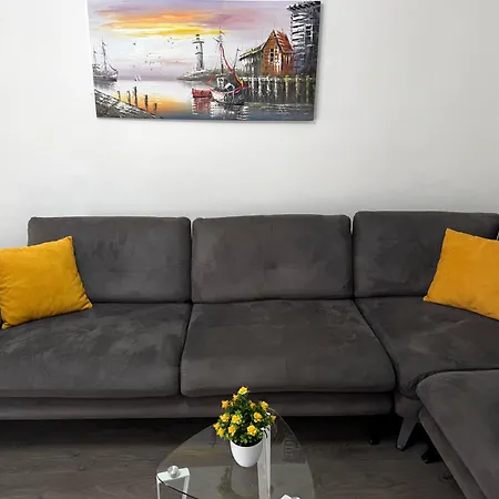 Square View 티라나