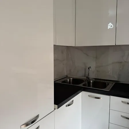 Square View 地拉那