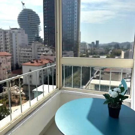 Square View * 地拉那