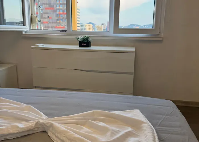 Square View Apartment *